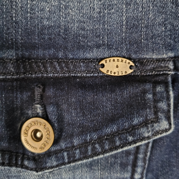 FRANKIE & STELLA | stretch button up denim trucker jean jacket - Picture 2 of 8
